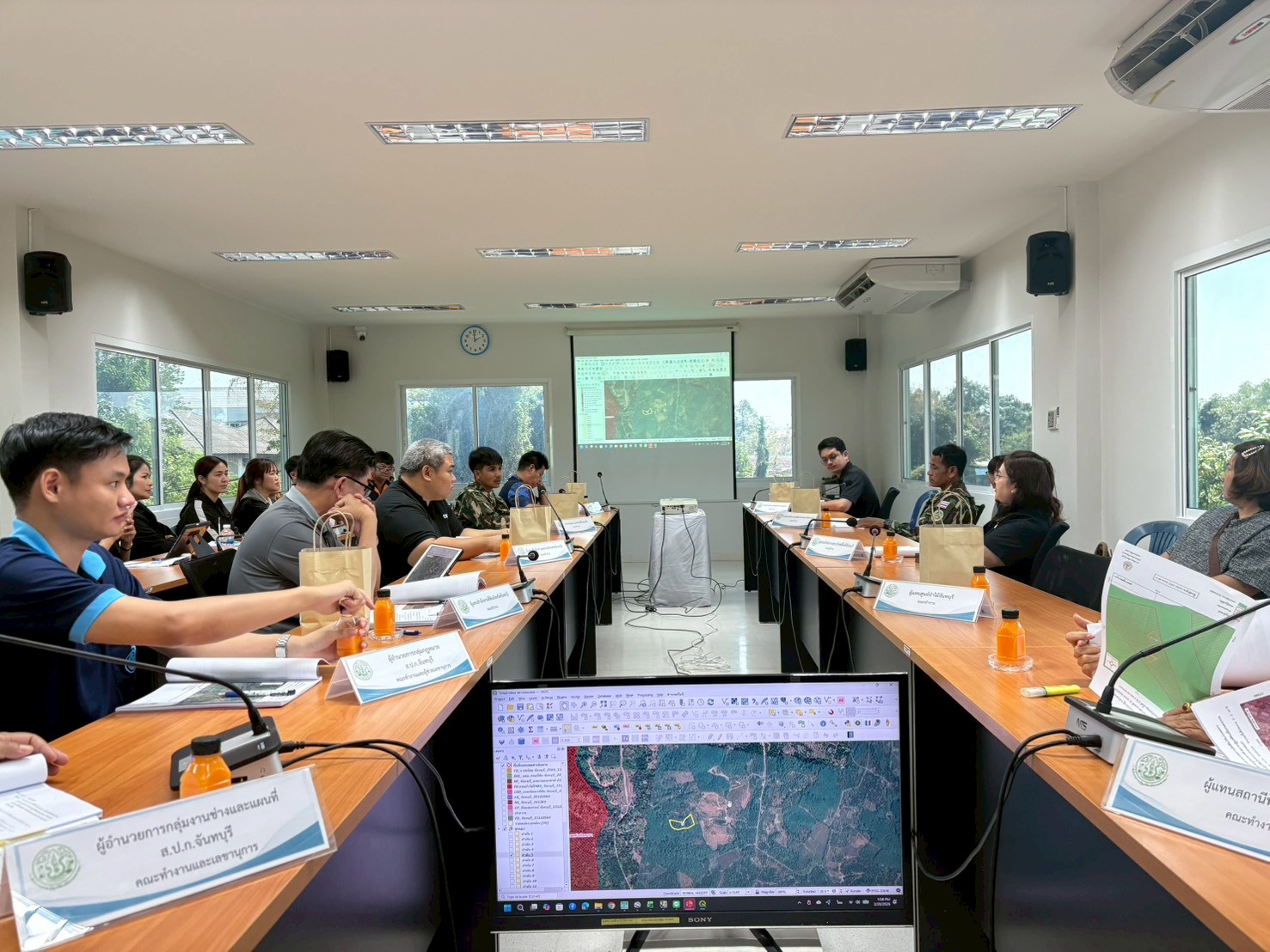 title - ส.ป.ก.จันทบุรี ประชุมคณะทำงานพิจารณาแนวเขตการจัดที่ดินให้แก่เกษตรกร กรณีเป็นที่ดินที่ไม่เคยจัดให้แก่บุคคลใด ตามกฎหมายว่าด้วยการปฏิรูปที่ดินเพื่อเกษตรกรรม ครั้งที่ 1/2569